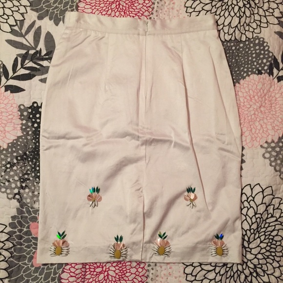 NWOT Banana Republic Pineapple Pencil Skirt 0 white beaded - Picture 3 of 7